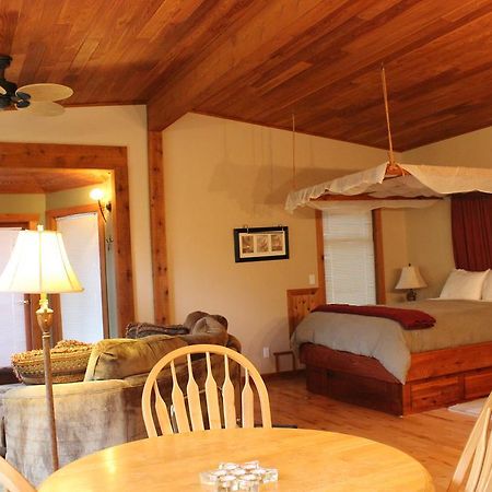 Sea Star Suites Тофіно Екстер'єр фото